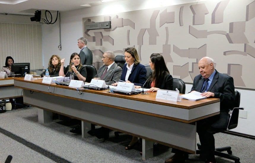 Revogação da Lei 12318/10